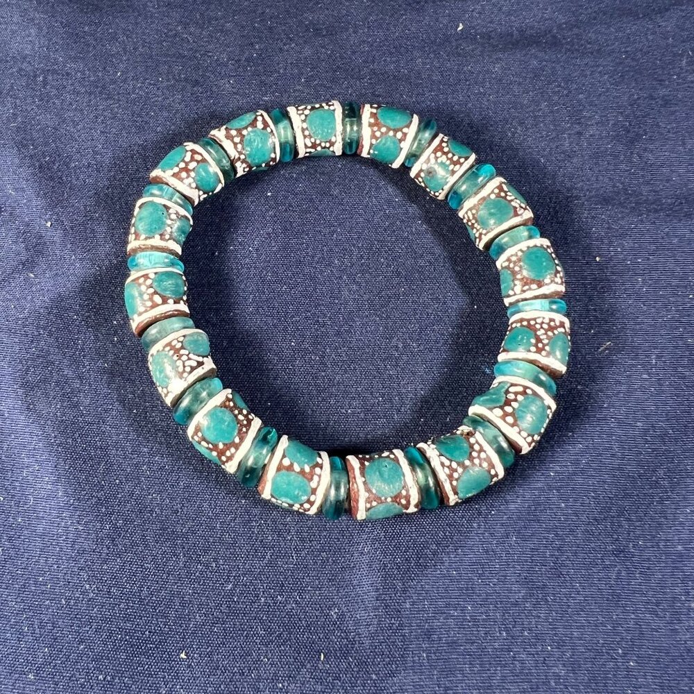 Handcrafted Turquoise Beaded Stretch Bracelet With Decorative Silver Accents - Picture 1 of 2